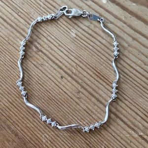 10K White Gold with Diamond Accent Bracelet